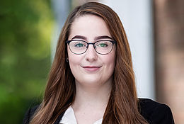 Portraitfoto von Yasmin Mourad