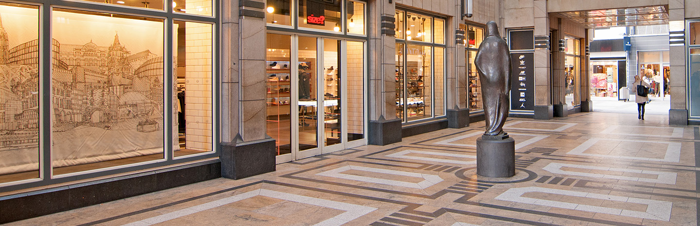 [Translate to Englisch:] Stollwerk Passage Köln, Passage mit Einzelhandel, Geschäft
