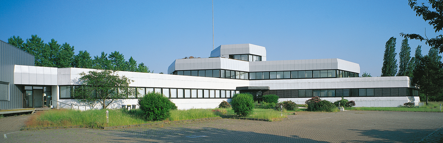 [Translate to Englisch:] Außenansicht Halle, Büro 