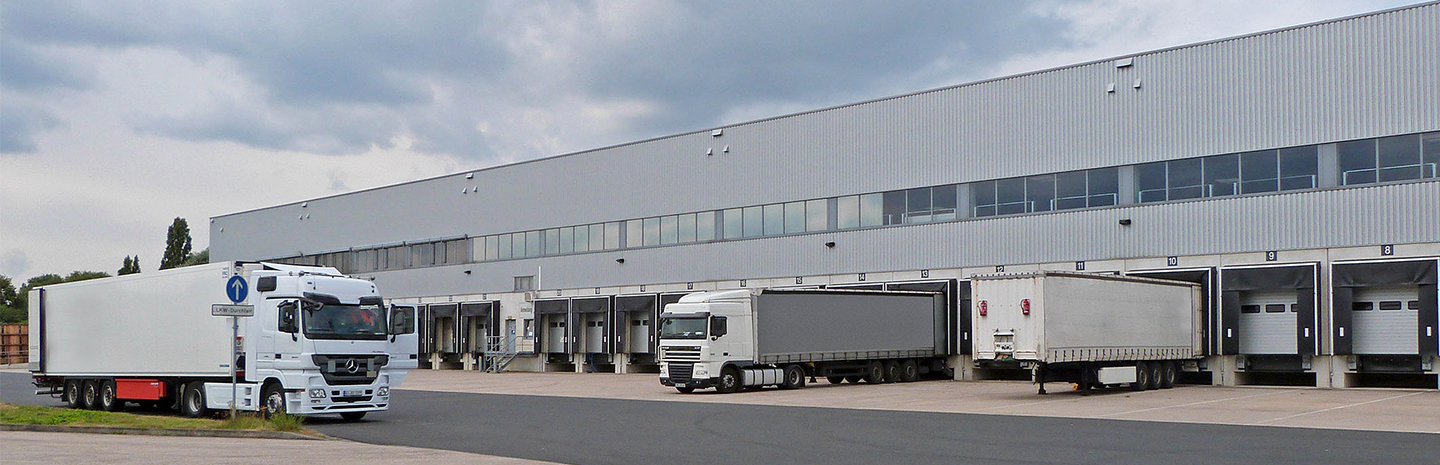 [Translate to Englisch:] Industrie und Logistik Anlage, Halle, Außenansicht